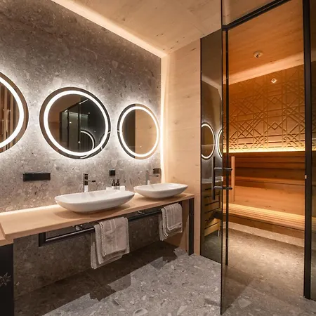 Hotel Kohlmayr Superior 4*