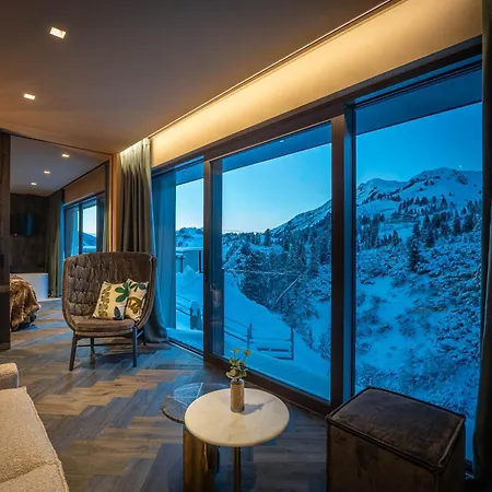 Kohlmayr Superior 4*