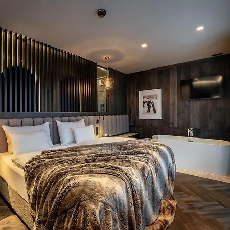 Kohlmayr Superior ホテル 4*